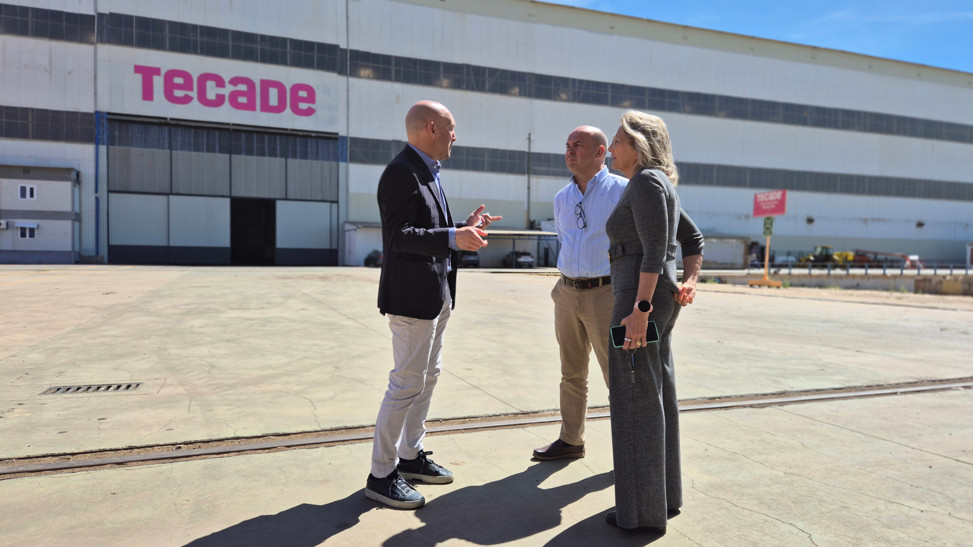 Visita de la delegada estatasl ZFS a las instalaciones de TECADE